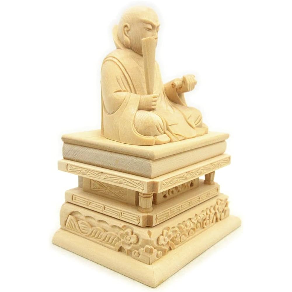 Kurita Specialty Buddha Statue [High Priest] Nichiren Saint Seated Statue 1.5 inches (Total Height 11.5cm, Width 8cm, Depth 6cm) High-grade Japanese Cypress Wood Carving Square Base 15155