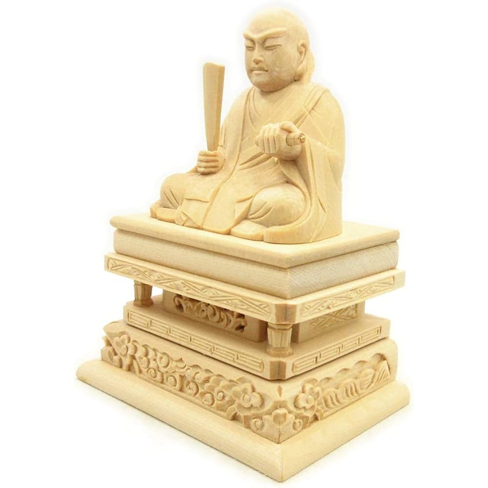 Kurita Specialty Buddha Statue [High Priest] Nichiren Saint Seated Statue 1.5 inches (Total Height 11.5cm, Width 8cm, Depth 6cm) High-grade Japanese Cypress Wood Carving Square Base 15155