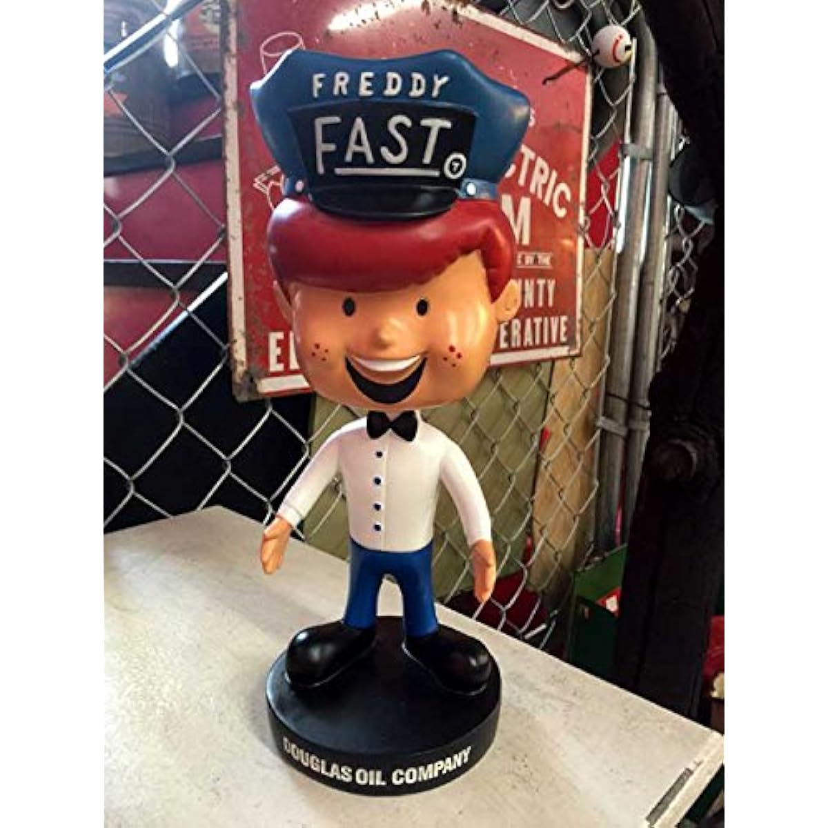 FREDDY FAST STATUE FIGURE/AMERICAN COMPANY CHARACTER STATUE ADVERTISING