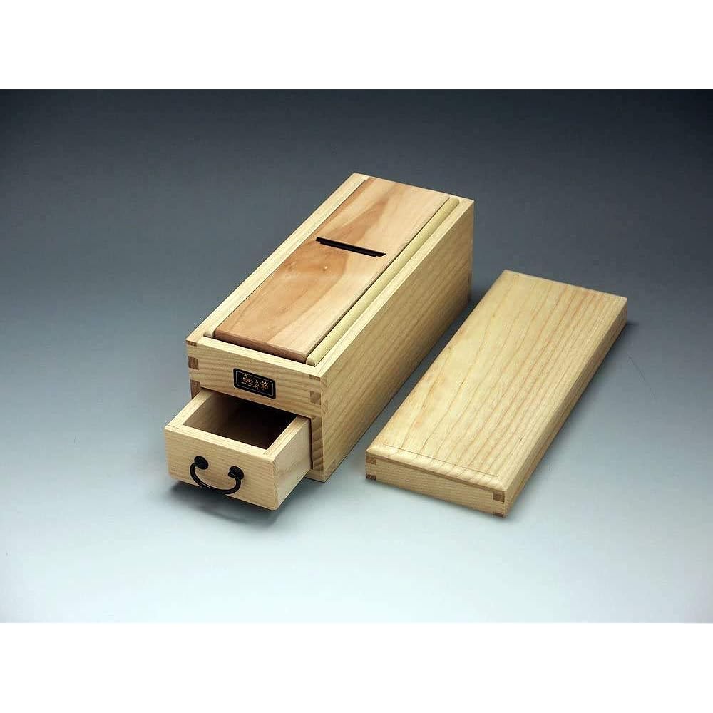 Enjoy the flavorful freshly shaved bonito flakes Box 10 x 25 x Height 11cm Plain wood Made in Japan Enjoy the happiness of freshly shaved bonito flakes at home Nostalgic Enver Helluk (R)