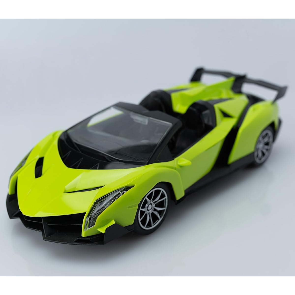 Electric Sports Roadster 1/16 Green Sports Racing Remote Control Car RC Model Toys for Kids Ages 4-12