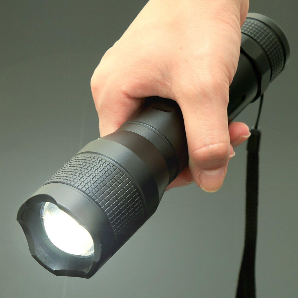 Iris Ohyama LED Flashlight Handy Light Zoom Function Latest Powerful Disaster Prevention Goods Disaster Prevention Camping Climbing