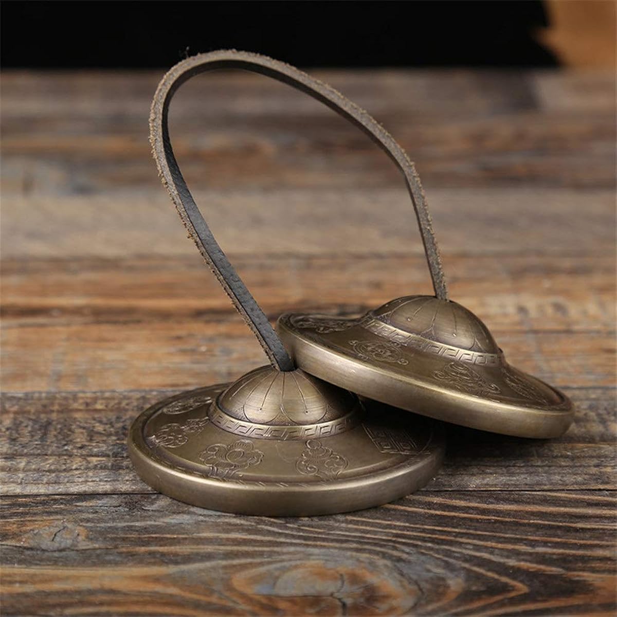 Tingsha Tibetan Bell Tibetan Tingsha, Tibetan Esoteric Buddhism Ritual Crafts, Eight Auspicious Tingsha Buddhist Religious Sacrificial Supplies (Color: Brass, Size: 8X8x0.8cm)