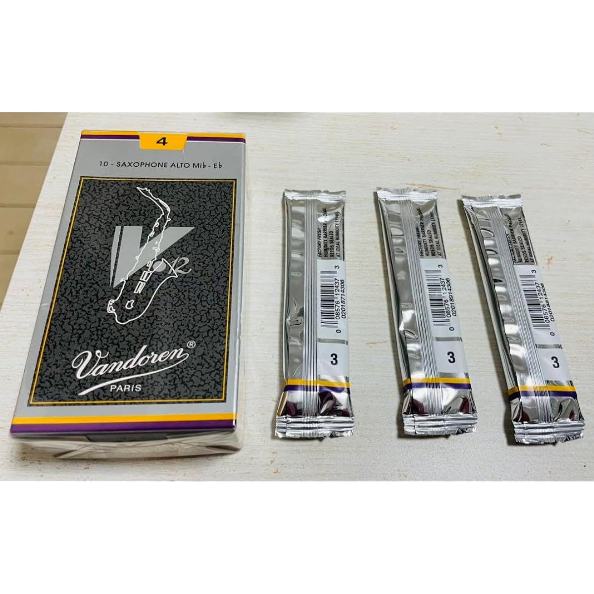 Alto Saxophone Reed V12 Silver Box .4 10pcs .3 3pcs VB