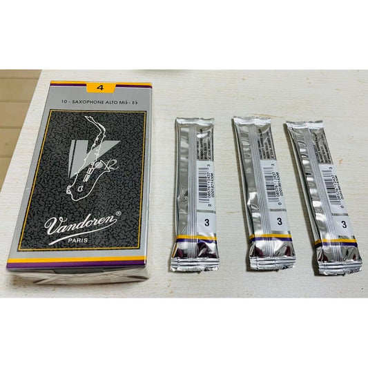 Alto Saxophone Reed V12 Silver Box .4 10pcs .3 3pcs VB