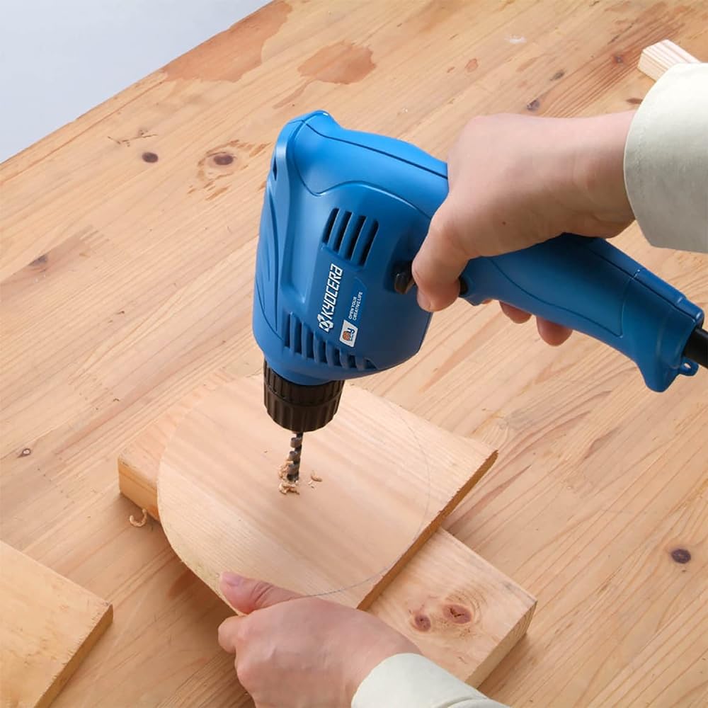 Kyocera Old Ryobi Drill MD-12VR Ironwork 10mm Woodwork 13mm 641551A [Rotation speed can be changed according to the material Easy to grip and easy to use, perfect for beginners] Drilling capacity (Ironwork) 10mm / (Woodwork) 13mm Lightweight 1.0Kg Rotati