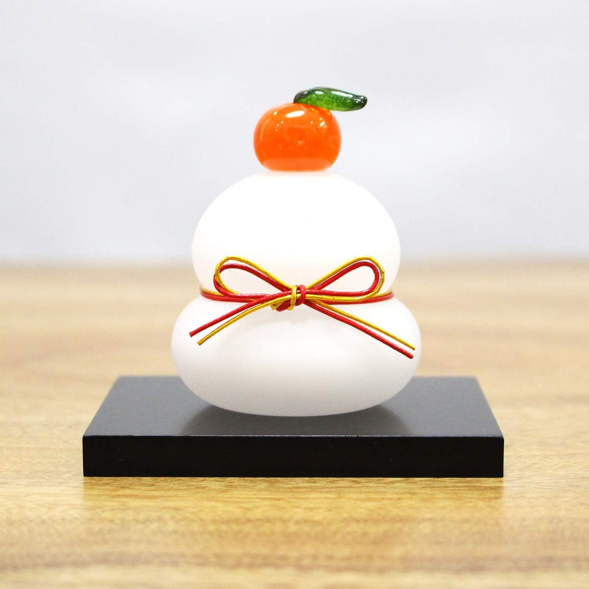 White glass Kagami mochi (S) Glass Calico Glass Calico Handmade Glass Art Comes with gift box Object Ornament New Year