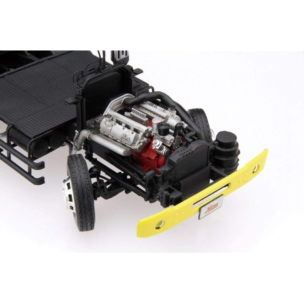Aoshima Bunka Kyozaisha 1/32 Heavy Freight Series No.17 Hino HH Tractor Head Plastic Model