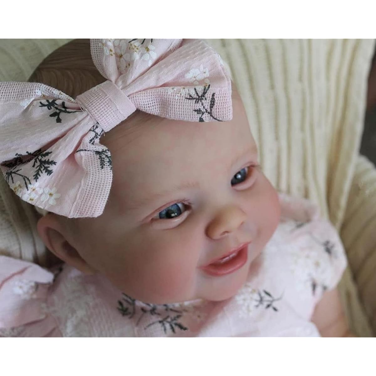 Lifelike Reborn Baby Doll Girl 24 Inch 60cm Cute Reborn Doll 2 Teeth Real Life Baby Newborn Soft Weighted Cloth Body Kids Birthday Gift