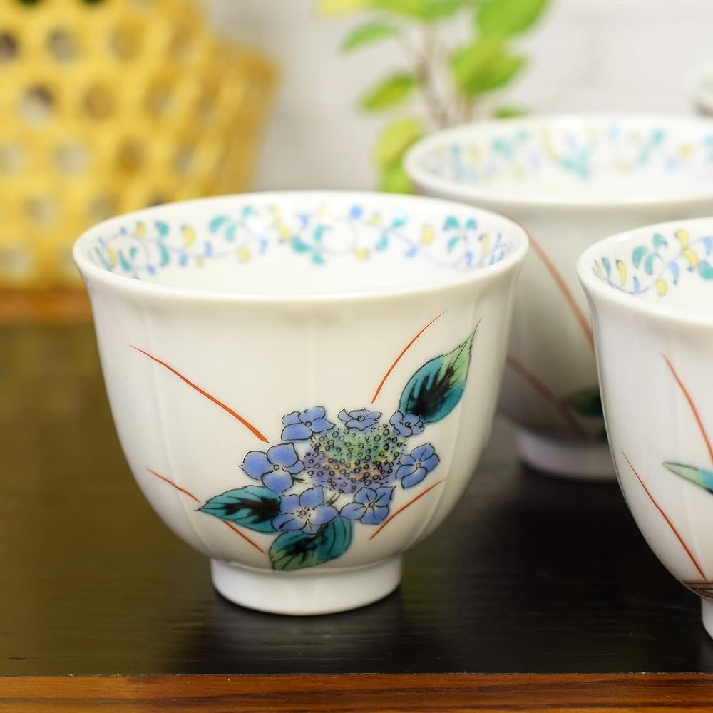 Stylish teacup, Kutani ware, teacup, 5-guest set, Five herbs, pottery, brand, for guests, luxury Japanese tableware