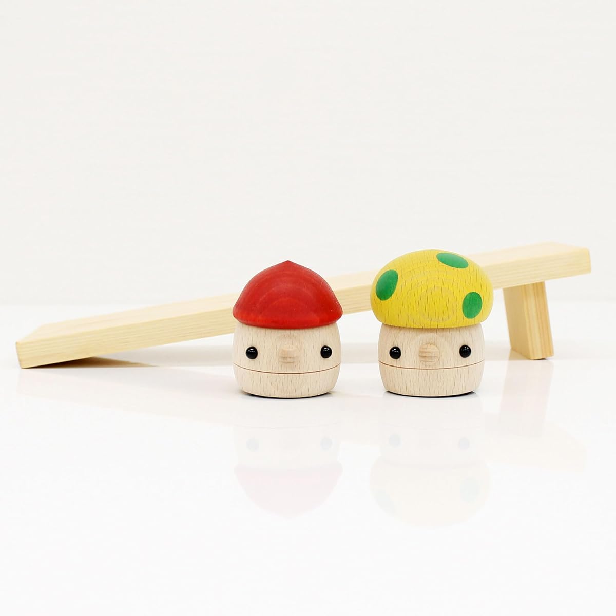 Toy Komamu Acorn Hill (Small) Set (1 Rolling Acorn, 1 Mushroom Acorn, 1 Small Acorn Hill) [Wooden Toy] Made in Japan