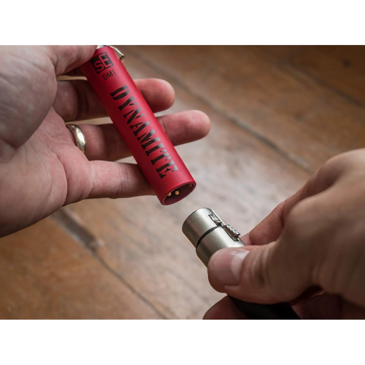 sE Electronics DM1 DYNAMITE Inline Mic Preamp [Domestic Genuine Product] Red