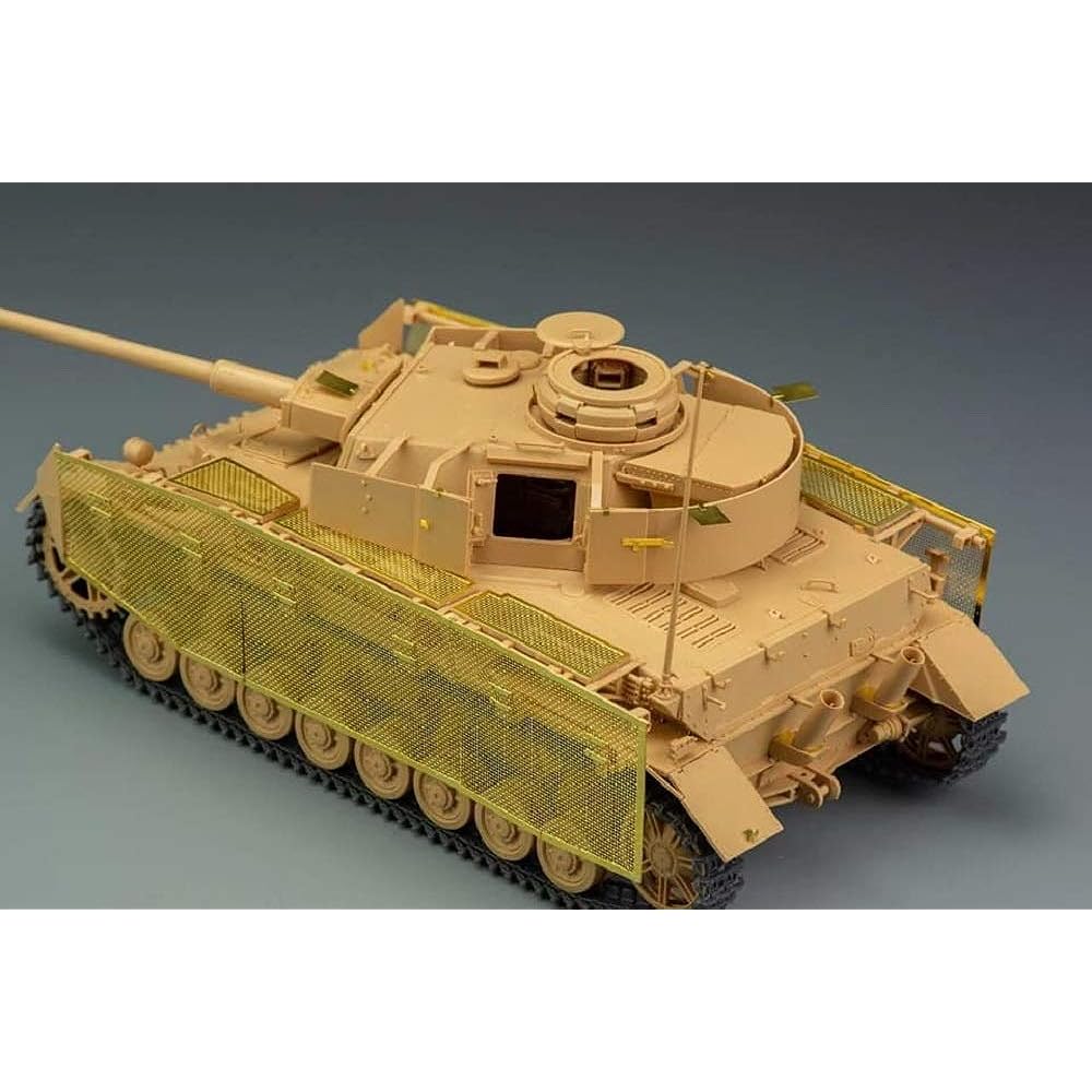 Ryfield Model 1/35 German Army No. 4 Tank J Type Late Model/Observation Tank w/Connected Assembly Movable Track 2 in 1 Plastic Model RFM5033