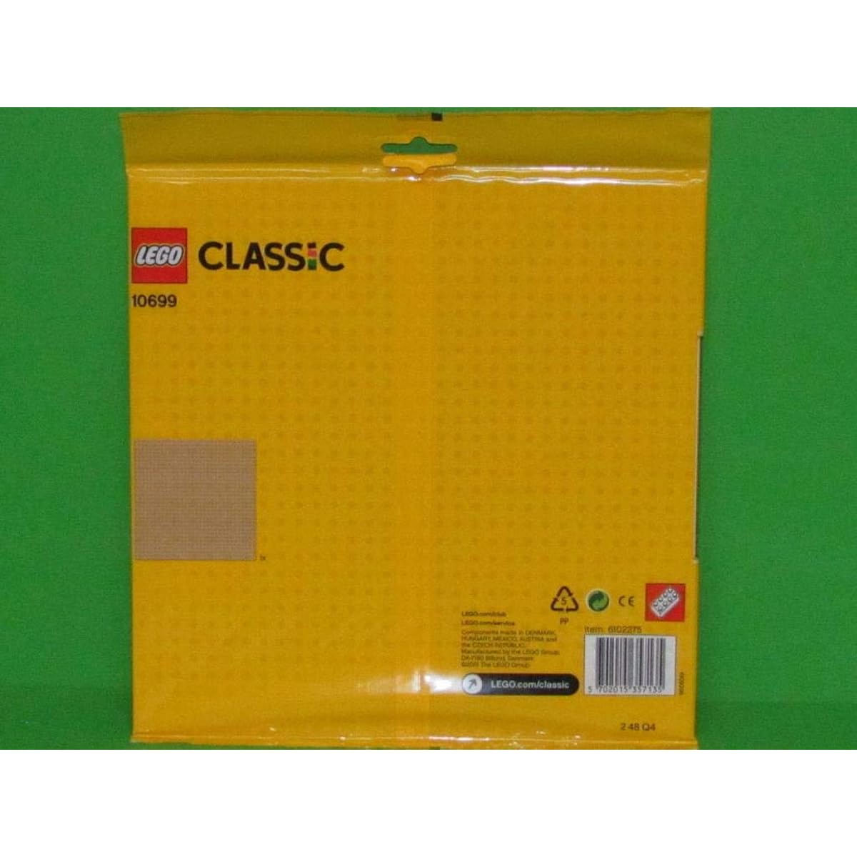 LEGO Classic Baseplate (Beige) 10699