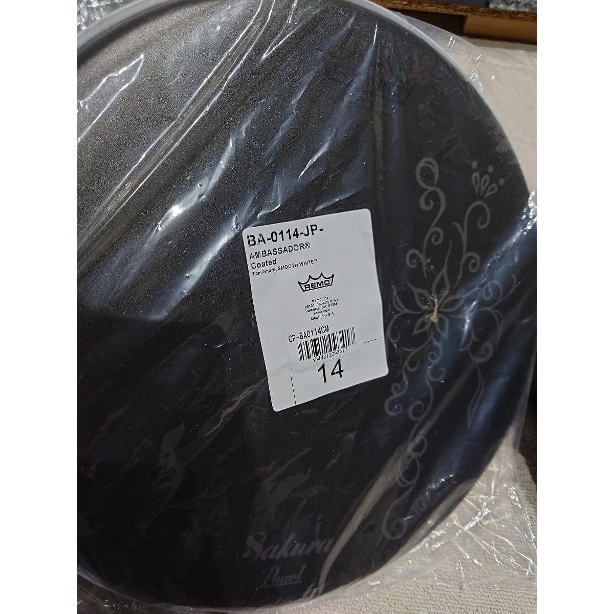 Pearl Sakura model snare case & black crest head