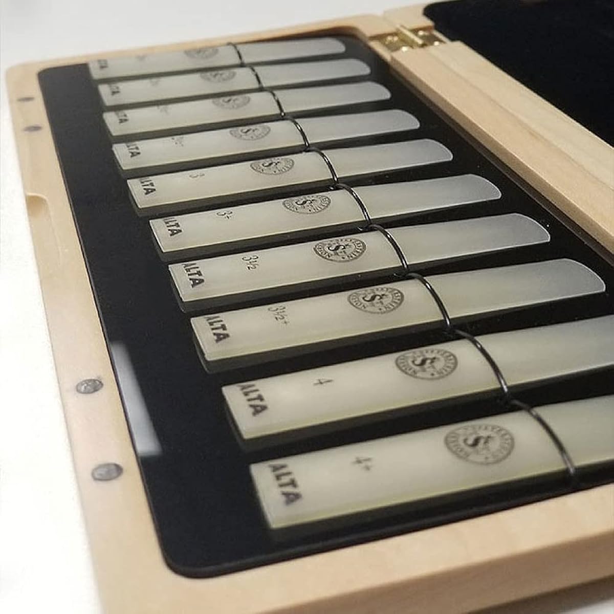 Silverstein Works Wooden Reed Case Holds 10 Single Reeds WRC10