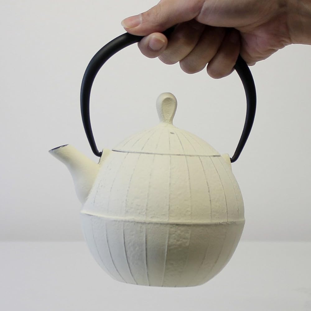 Nanbu Tekki Teapot: Ichichudo Teapot Kurumi 0.5L Premium Ivory W14.5xD11.5xH17.5(cm)