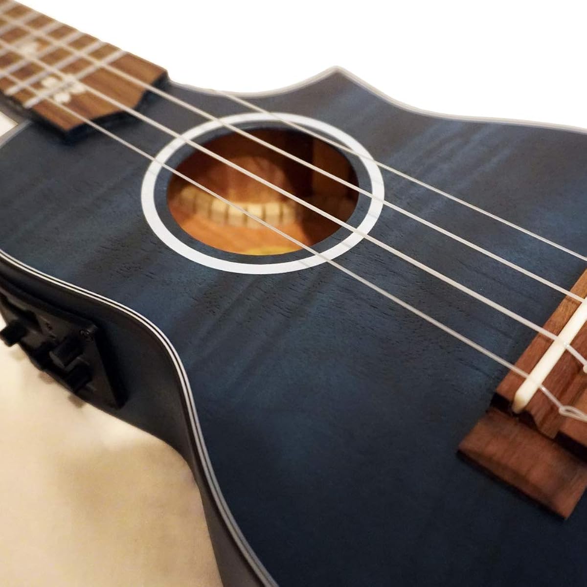 Bamboo Ukulele Preamp with Tuner, Electric Ukulele, Soprano Size, Gear Peg Specifications, Tiger Okume BU-21BLQ (Built-in Tuner, Soft Case Included) [Domestic Genuine Product]