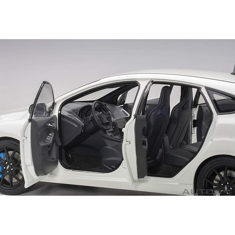 AUTOart 1/18 Ford Focus RS White Completed Product