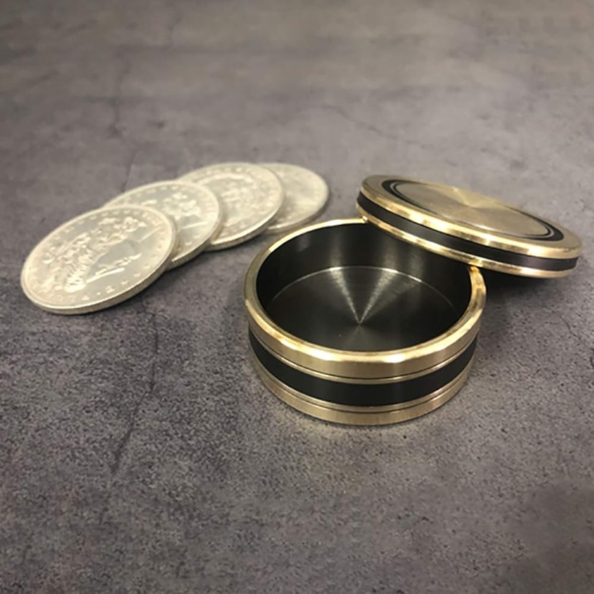[Magic] M-BOX/Dollar Size Super Okito Box Coin Appearing Magic Close-up Magic Props (Box, 4 Dollar Size Coins and 1 Shell)