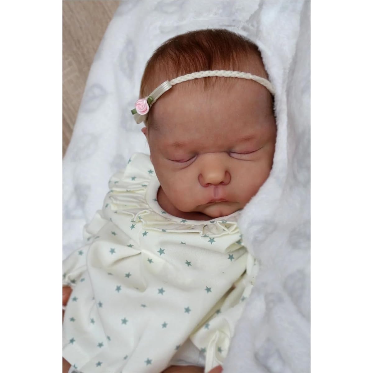 WOOROY Realistic Reborn Baby Doll Willa - 20 Inch Lifelike Sleeping Newborn Baby Doll Girl Handmade Realistic Baby Doll with Soft Weighted Cloth Body Reborn Doll Gift Toy for Ages 3+