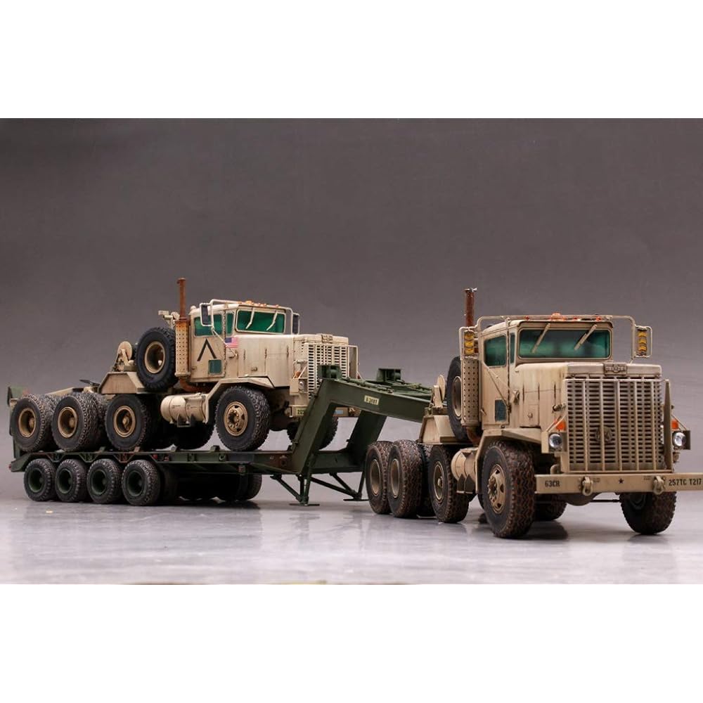 Hobby Boss 1/35 Fighting Vehicle Series US Army M911 Tank Carrier with M747 Heavy Equipment Semi-Trailer Plastic Model 85519