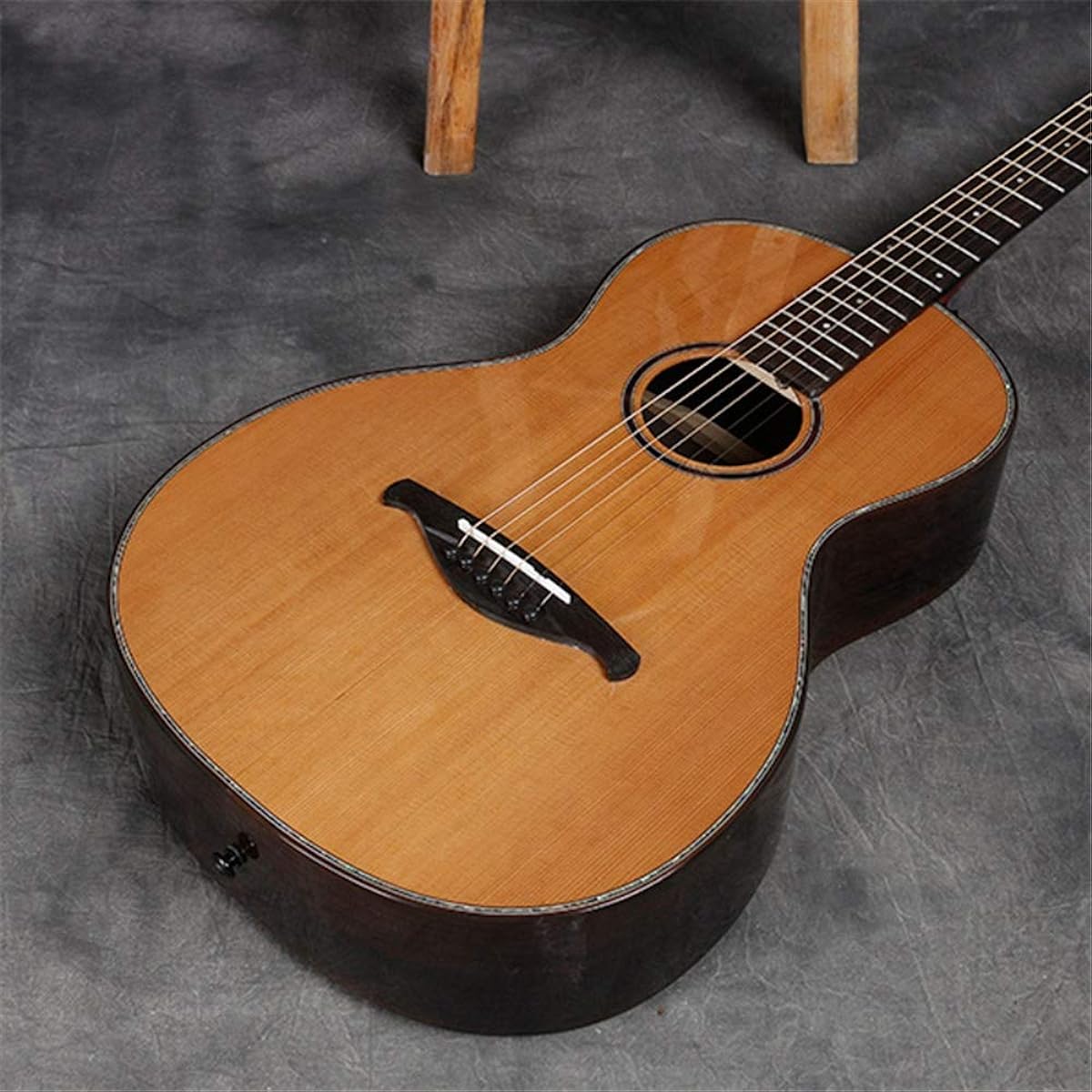 Acoustic Guitar Single Board Folk Retro Guitar Can Be Installed Electric Box 38 Inch Round Acoustic Guitar Classic Guitar (Color: Natural, Size: 38 inches)