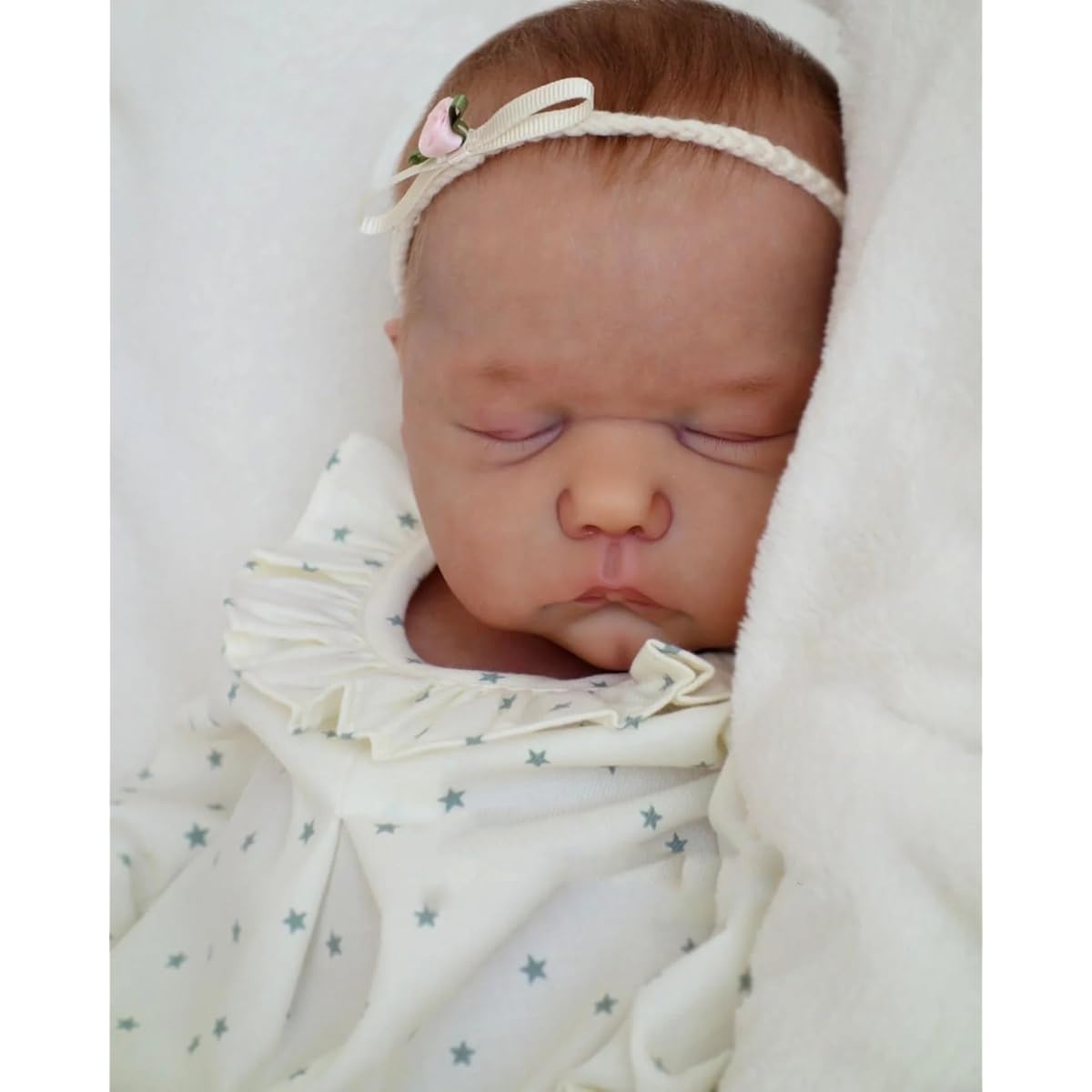 WOOROY Realistic Reborn Baby Doll Willa - 20 Inch Lifelike Sleeping Newborn Baby Doll Girl Handmade Realistic Baby Doll with Soft Weighted Cloth Body Reborn Doll Gift Toy for Ages 3+