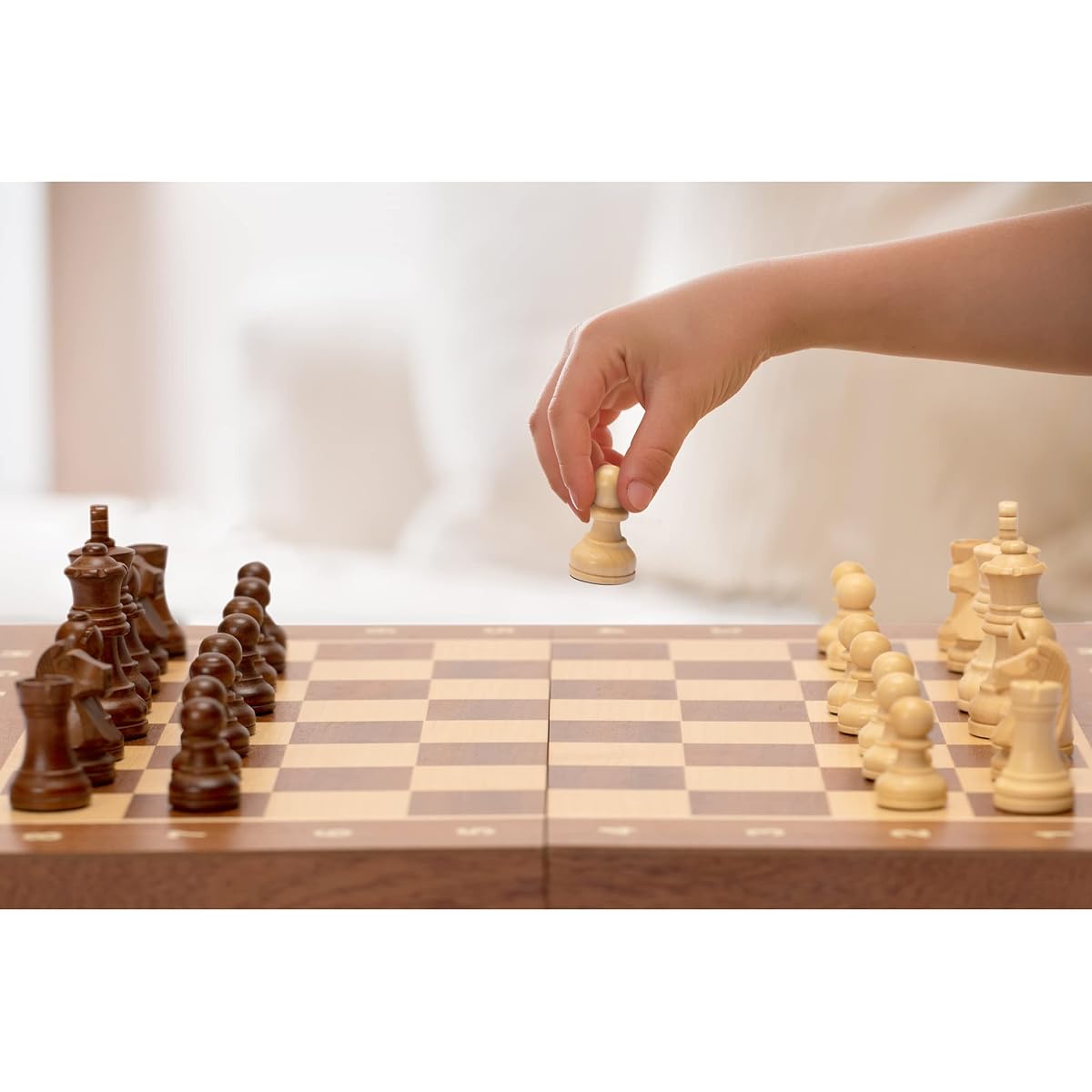 Husaria Professional Stan Tournament No.4 Wooden Chess Game Set with 2 Extra Queens and 7.7cm King