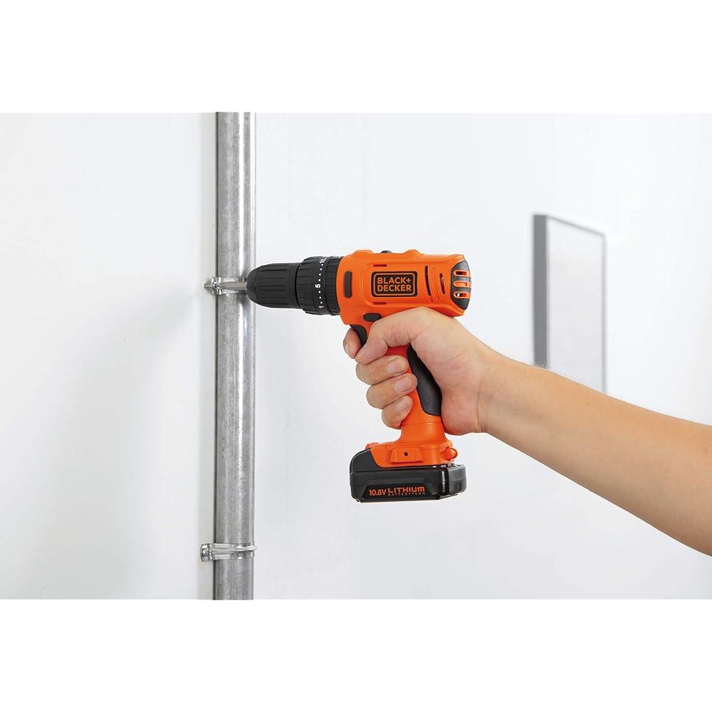 Black and Decker Cordless Vibrating Drill Driver DIY Power Tool Drilling Tightening Tool Compact with LED Light 10.8V BDH12