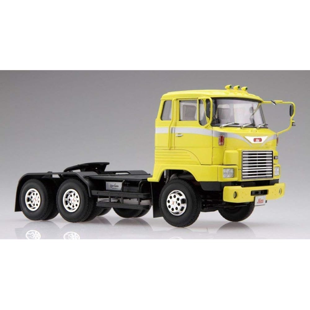 Aoshima Bunka Kyozaisha 1/32 Heavy Freight Series No.17 Hino HH Tractor Head Plastic Model