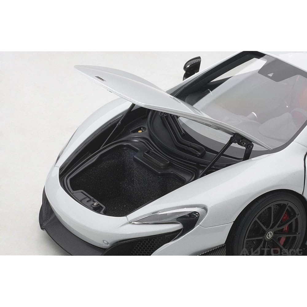 AUTOart 1/18 McLaren 675 LT Metallic White Finished Product