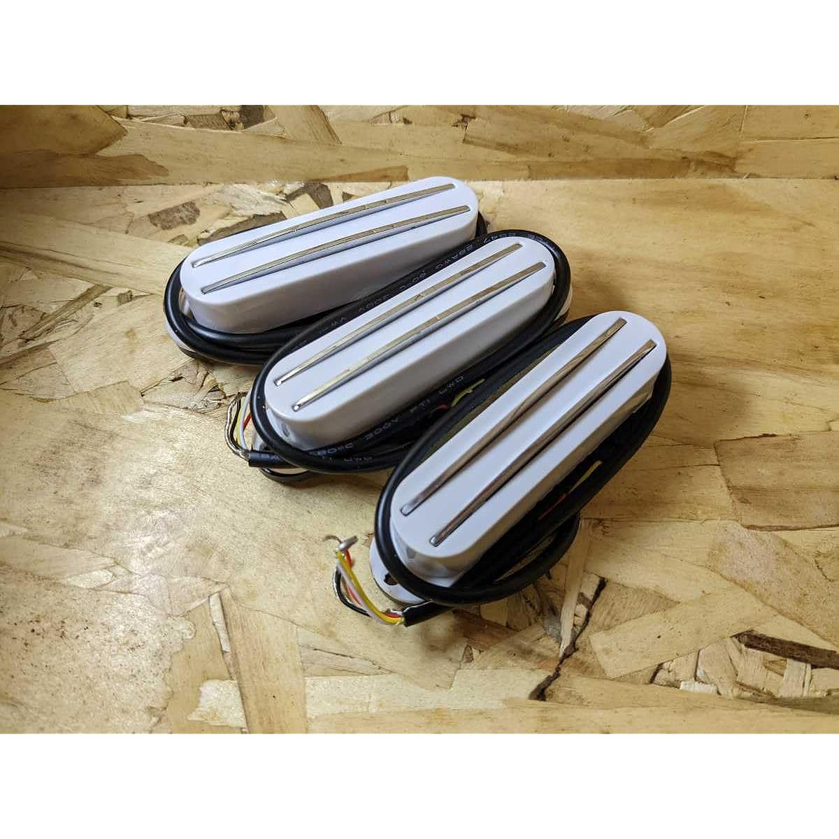 Double blade type humbucker pickup x 3 covered white
