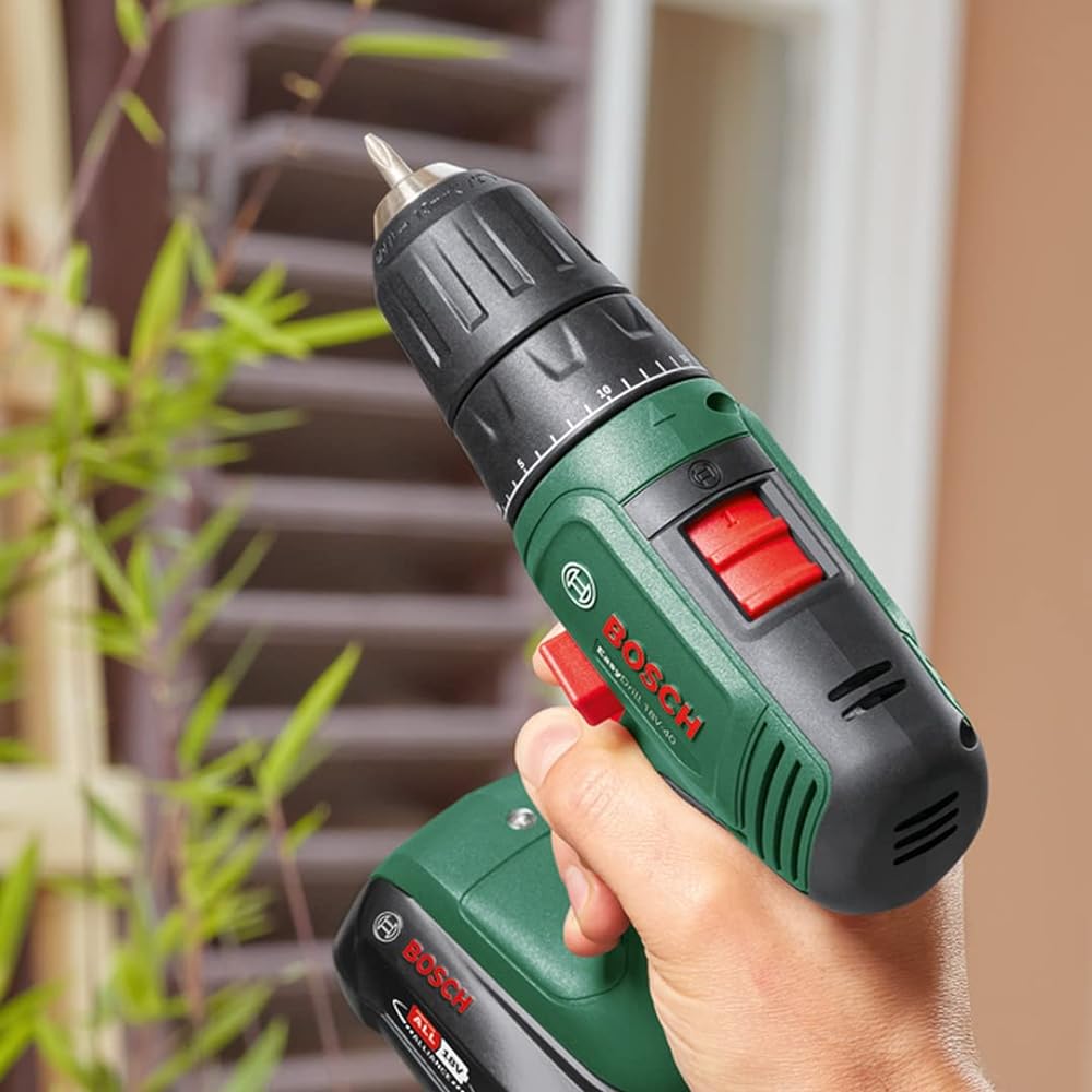 Bosch DIY 18V Cordless Driver Drill (1.5Ah battery, 1 charger (AL1810CV), 1 PH2 driver bit, carrying case) ED118