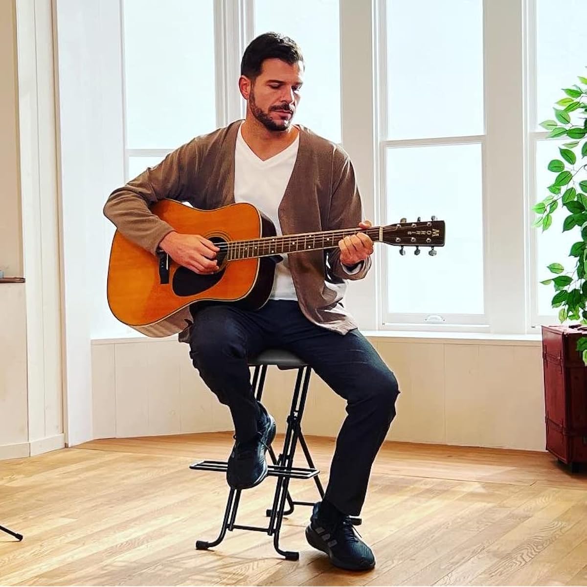 High-low movable folding chair for playing musical instruments (black)