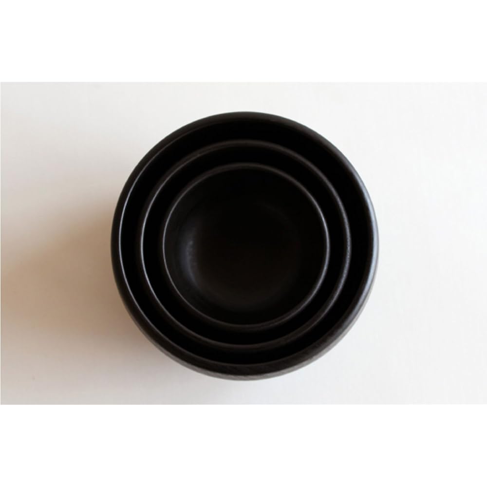 Oak Village Soup Cup Wipe Lacquered Large: Diameter 12cm x Height 7cm Capacity: Approx. 300ml Medium: Diameter 10cm x Height 6cm Capacity: Approx. 150ml Small: Diameter 8cm x Height 5cm Capacity: Approx. 60ml Round that fits in the palm of your hand Nest