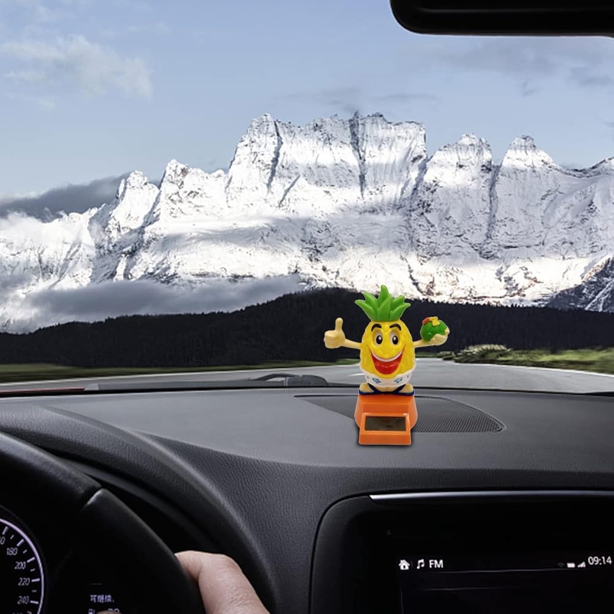 oAutoSjy Solar Powered Swinging Pineapple Car Dashboard Decoration Shaking Head Doll Car Interior Display Funny Dancing Fruit Figurine Car Ornaments Cute Pineapple Figure Desktop Ornaments for Office Home
