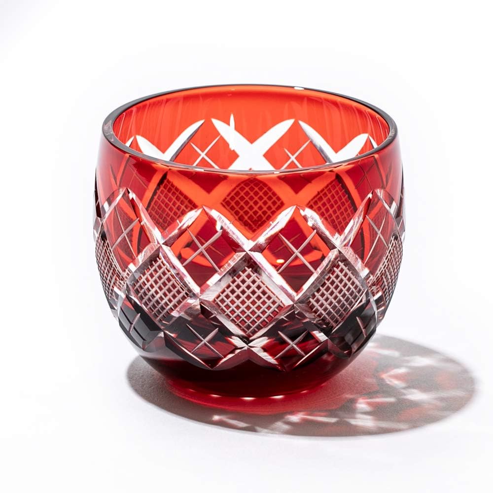 [Taimuro Kobo Official] Edo Kiriko Yarai Uoko crest sake cup (red) TB90232R in wooden box Made in Japan