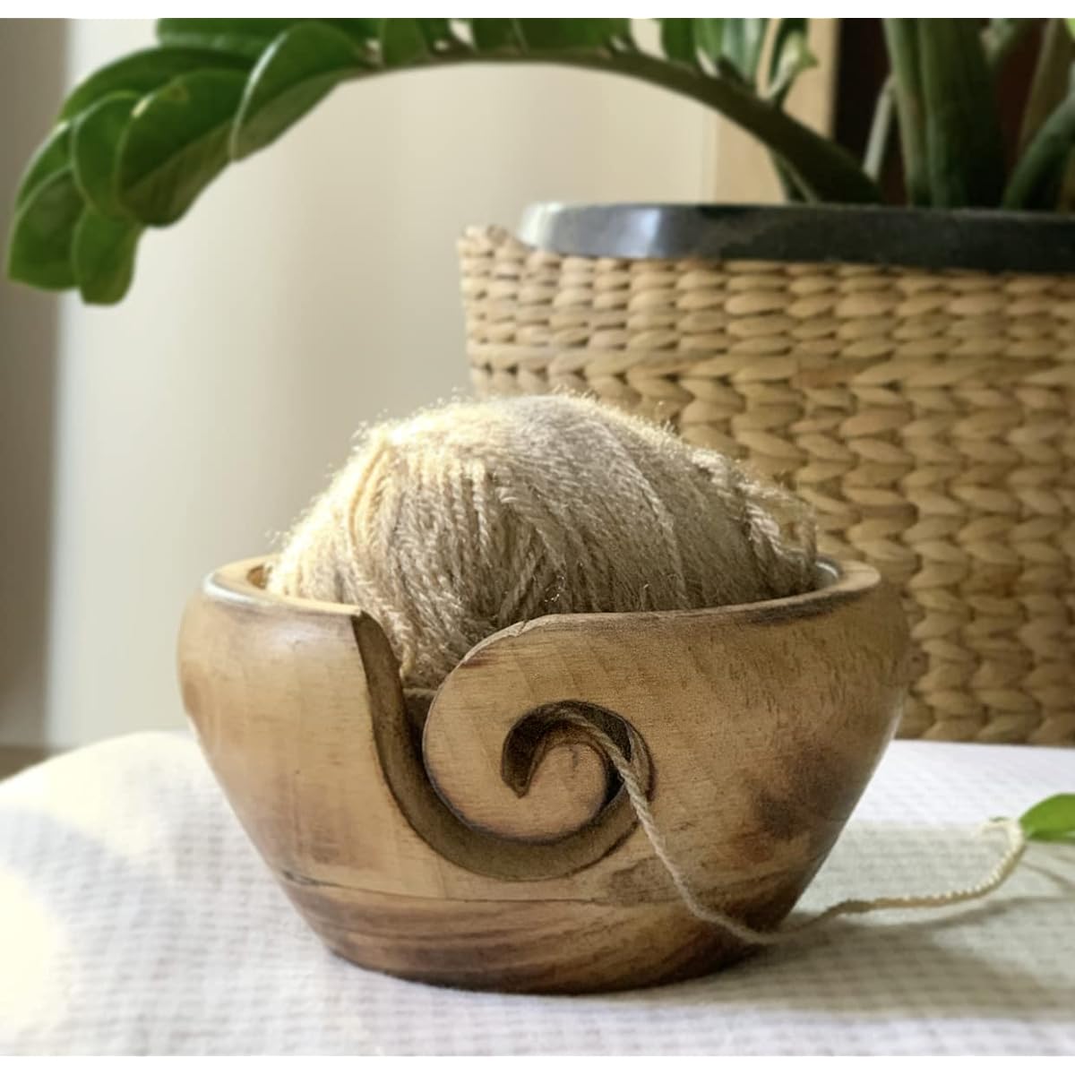 Handmade Wooden Yarn Knitting Crochet Bowl Holder for Skene Yarn Balls Decorative Storage Organizer Crochet Knitting Knitting Needle Accessory Kit Sturdy Non-Slip Gift for Mother Her