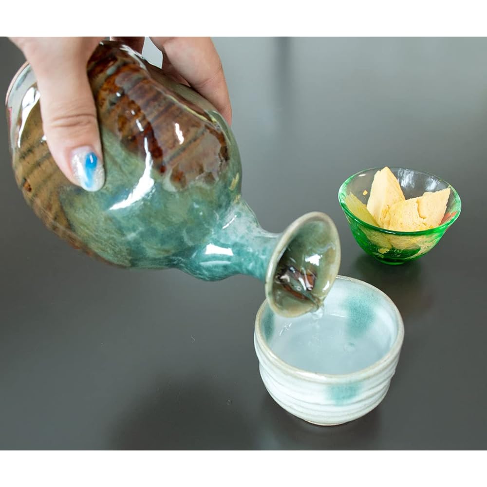 Ecchu Sansuke ware sake set, sake bottle & sake cup in presentation box (made in Japan), a masterpiece made by craftsmen (tokkuri approx. 16 x 9.5 x height 10.5 cm, approx. 310 ml / Sake cup, diameter approx. 6.5 x height approx. 5 cm, approx. 90 ml) Gif