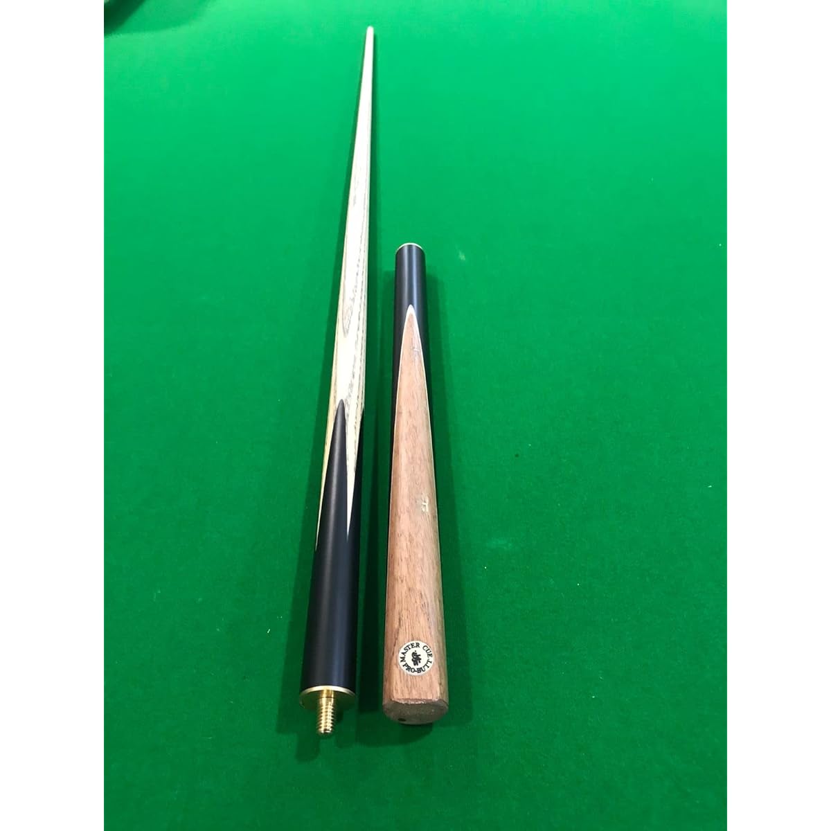 Laxmi Ganesh Billiard Combo Professional Cue Master 1 Glove 2 Chalk 2 Tips 1 Chalk Holder 1 Cue Cover