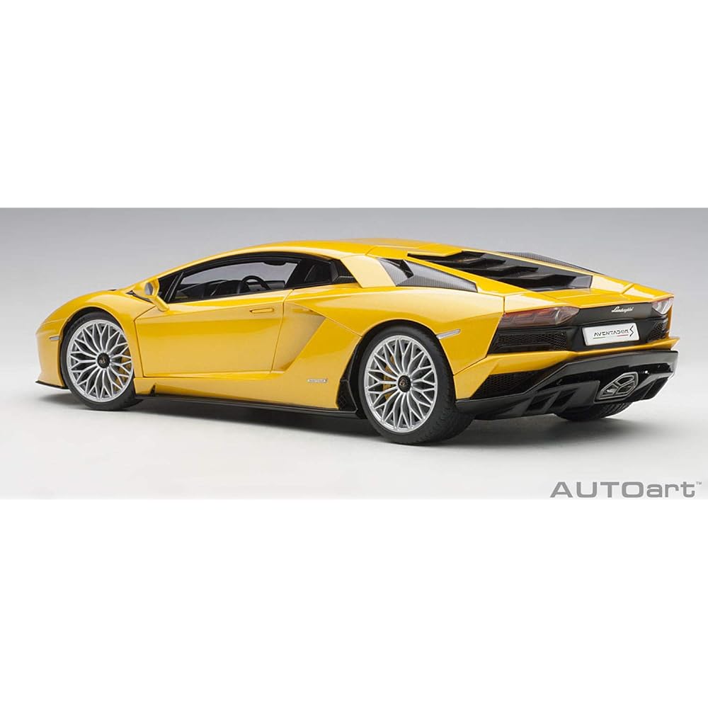 AUTOart AUTOart 1/18 Lamborghini Aventador S Metallic Yellow Finished Product