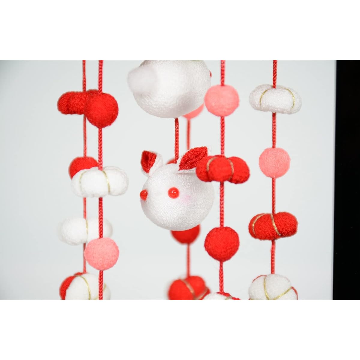 Hina Doll Hanging Decoration Matsuju Hanging with Black Wooden Stand 22cm Height Chirimen Hanging Decoration Hanging Hina Compact (Rabbit)