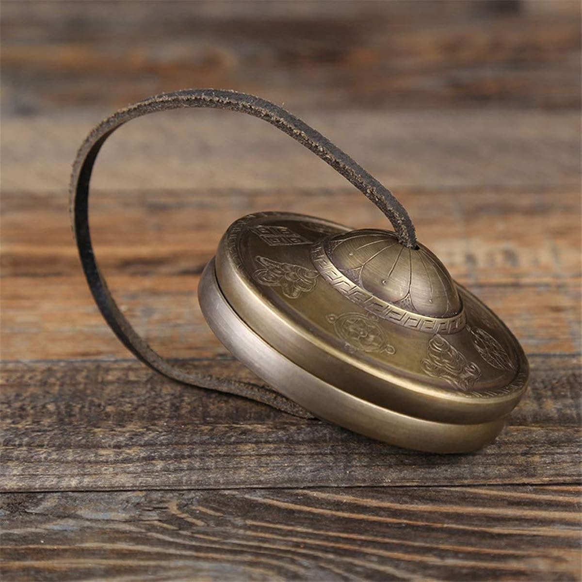 Tingsha Tibetan Bell Tibetan Tingsha, Tibetan Esoteric Buddhism Ritual Crafts, Eight Auspicious Tingsha Buddhist Religious Sacrificial Supplies (Color: Brass, Size: 8X8x0.8cm)