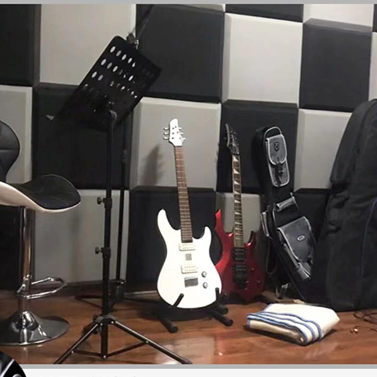 Fireproof Soundproof Foam Panels, Noise Cancelling Acoustic Panels Studio Soundproof Wall Tiles for Home Office Recording Studio (Blue 50*50*5CM) (Red 50*50*5CM)