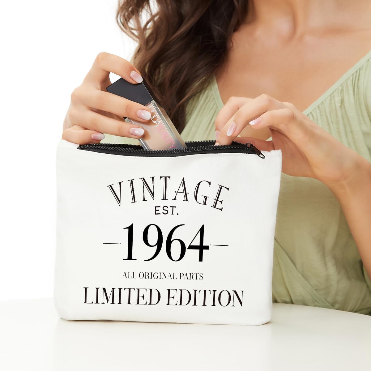 60th Birthday Gifts for Women 1962 60th Birthday Decoration Gifts for Women - 60th Birthday Gift Ideas for Mom, Wife, Friend, Coworker, Aunt, Boss - 1962 Limited Edition Makeup Bag