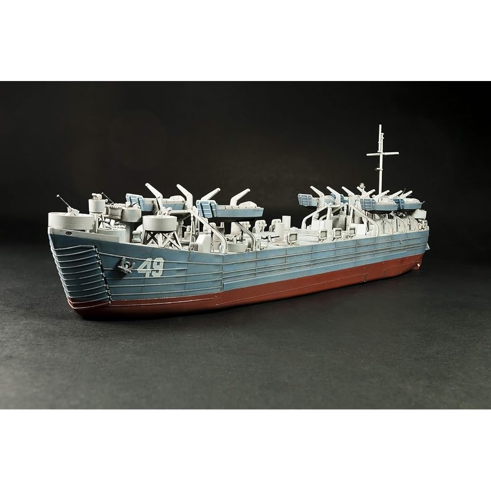 AFV CLUB 1/350 World War II US Navy LST-1 Tank Landing Ship Plastic Model SE73515
