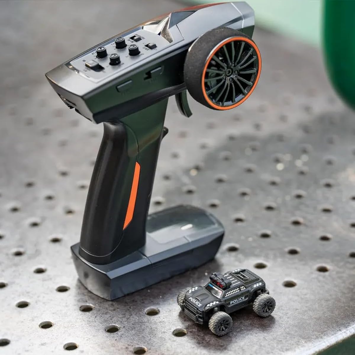 Turbo Racing C82 Turbo Racing 1:76 Mini RC Car Crawler Off-Road Monster Truck 7km/h 30min Continuous Operation 2.4GHz Technical Approval Certified Remote Control Truck Proportional Control SUV Car Toy RTR Set
