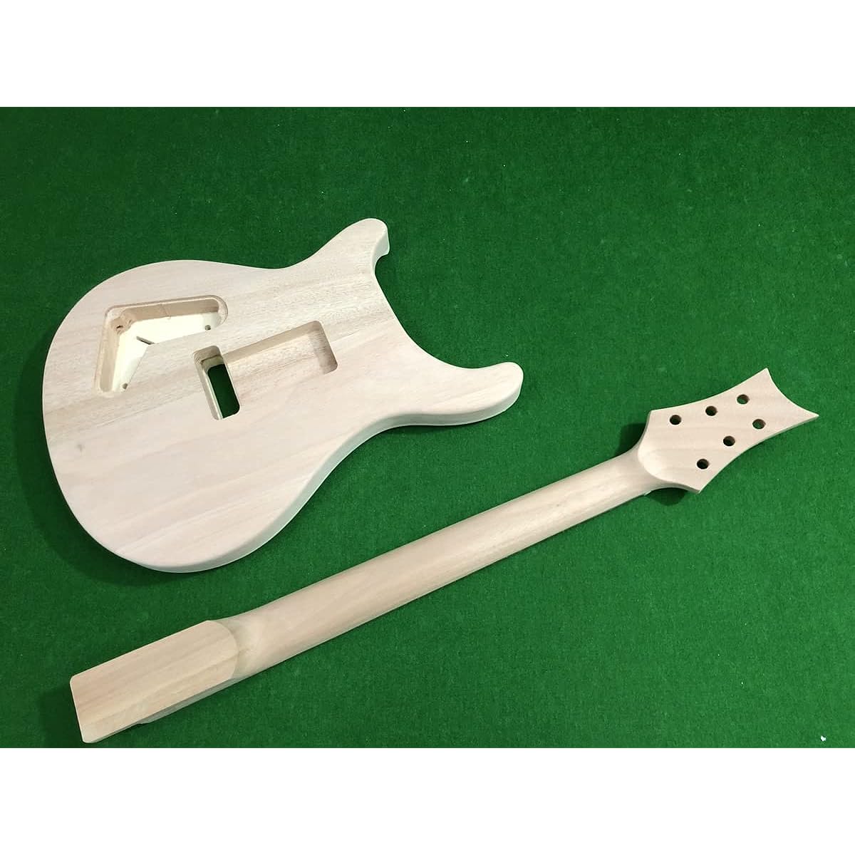 1 Set Guitar Kit 22 Fret Guitar Neck 24.7 Inch Mahogany Maple Wood Guitar Body Rosewood Fretboard DIY Guitar Project