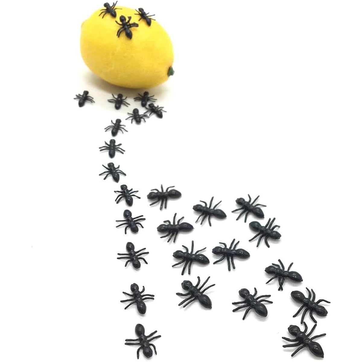 Bhbuy 100pcs Mini Fake Ants Toys Plastic Ants Toy Figures Prank Joke Toys Halloween Christmas Party (0.6 inch)